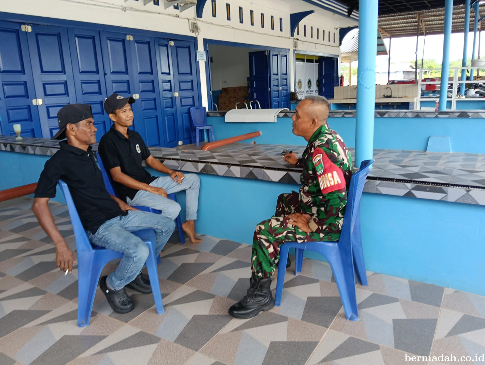 Rabu 18 Maret, Babinsa Koramil 02/Sungai Apit Komsos di Kampung Penyengat