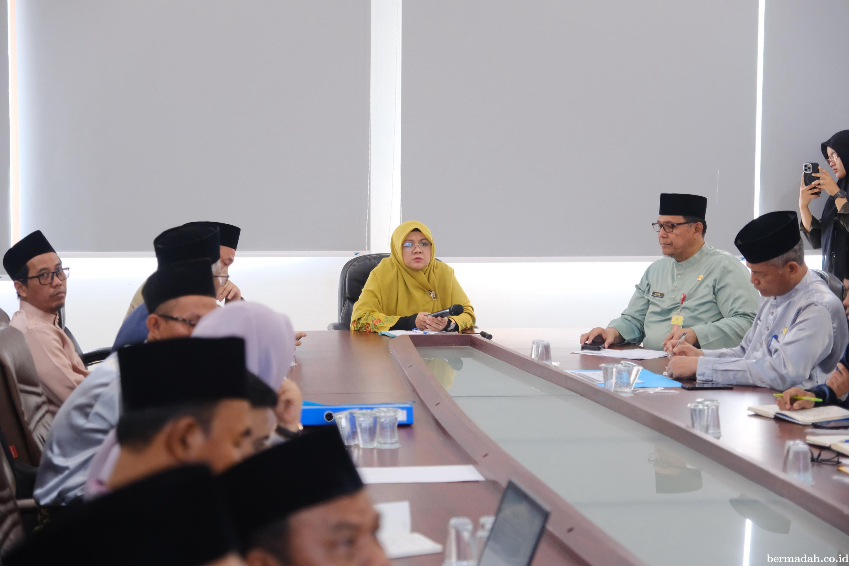 Rapat Bersama BKD, Bupati Afni Dorong Optimalisasi Peningkatan PAD