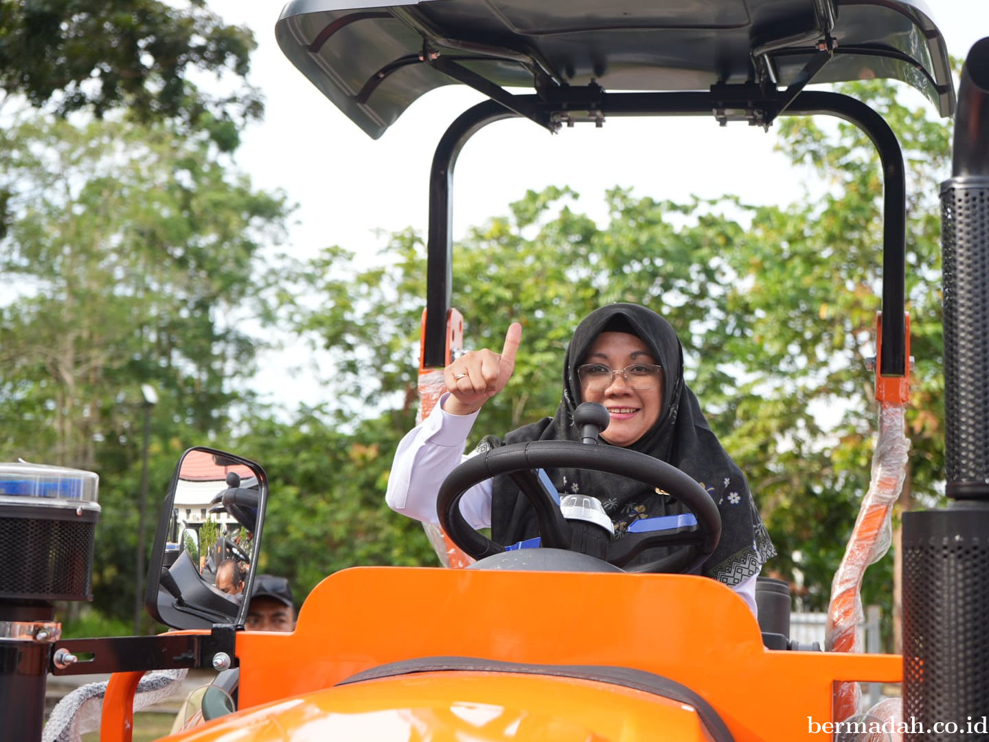 Siak Terima 20 Traktor Roda 4 Bupati Afni: Ini Janji Kementan, Dorong Modernisasi Pertanian