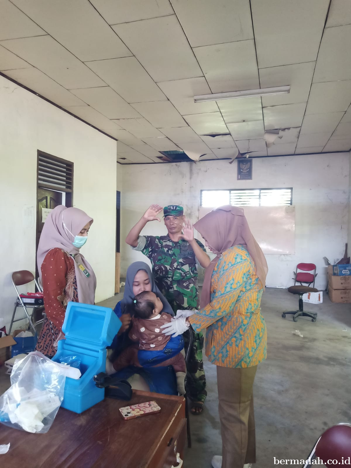 Kamis 7 Mei, Babinsa Koramil 02/SA Follow Up/Mengunjungi anak Asuh Stunting