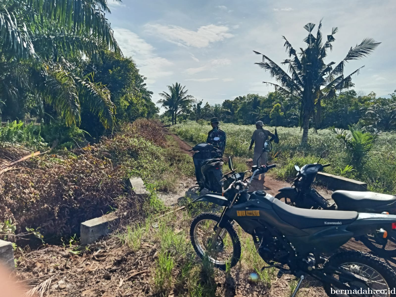 Penanggulangan Karhutla di Wilayah Koramil 02/Sungai Apit, Jumat t15 Mei