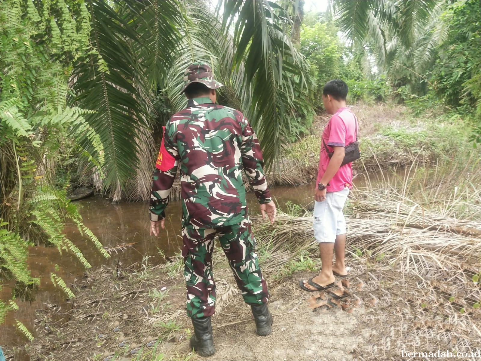 Penanggulangan Karhutla di Wilayah Koramil 02/Sungai Apit Senin15 Juni