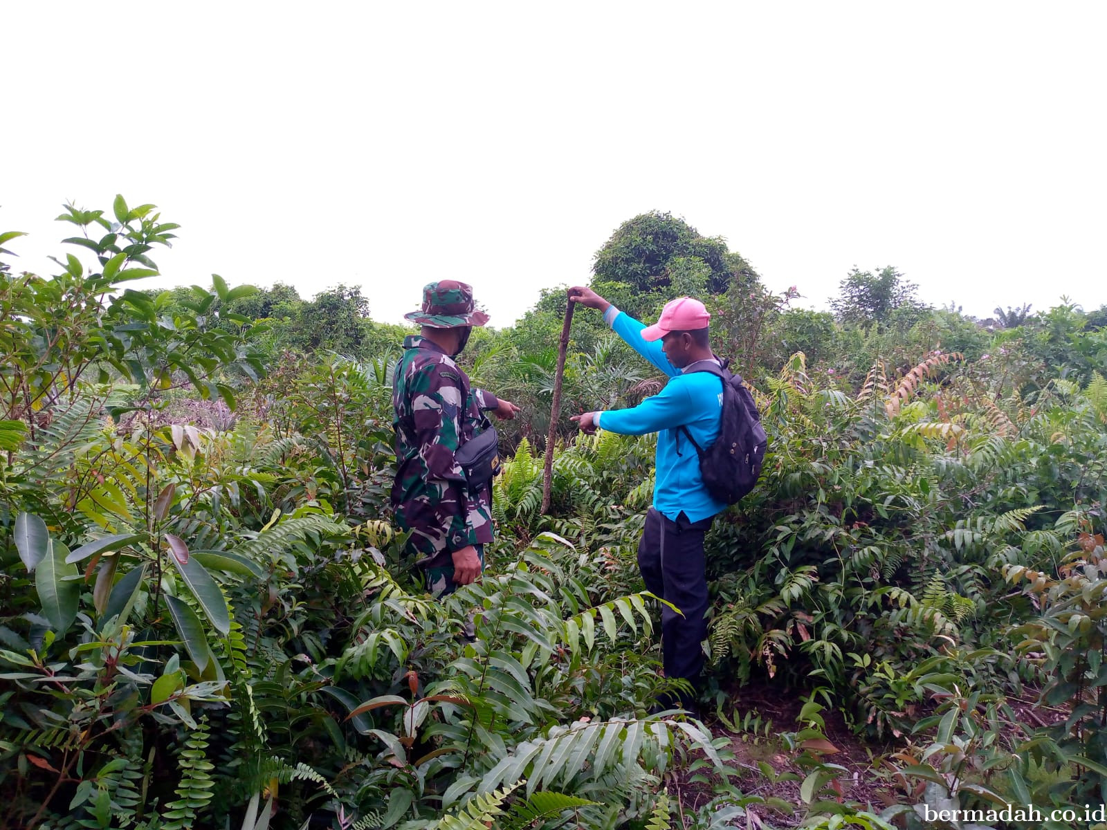 Penanggulangan Karhutla di Wilayah Koramil 02/Sungai Apit, Minggu 21 Juni