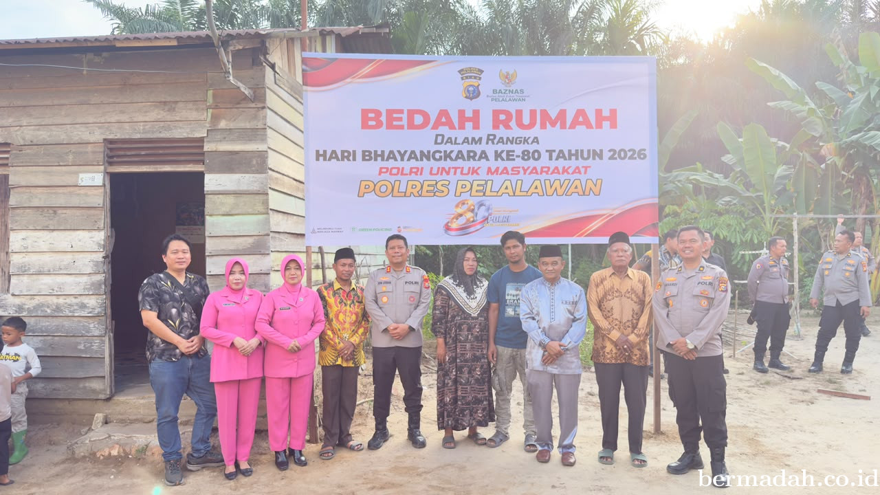 Bedah Rumah HUT Bhayangkara Ke-80, Polres Pelalawan BangunHarapan Baru untuk Keluarga Usman