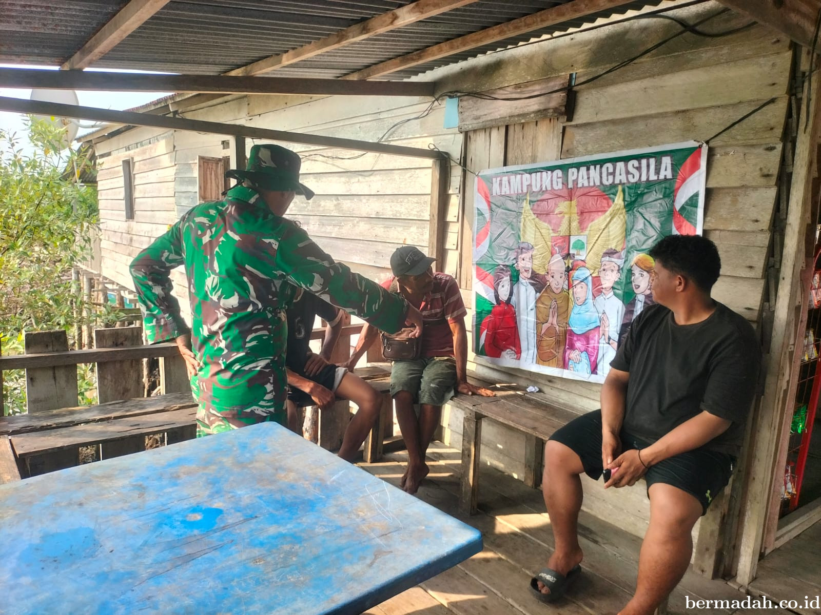 Selasa 30 Juni, Babinsa Koramil 02/SA Komsos dan Sosialisasi tentang Nilai-Nilai Pancasila