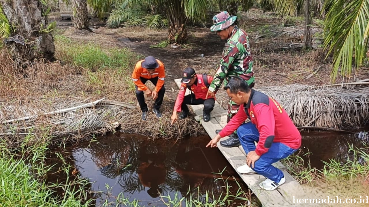 Penanggulangan Karhutla di Wilayah Koramil 02/Sungai Apit, Rabu 1 Juli