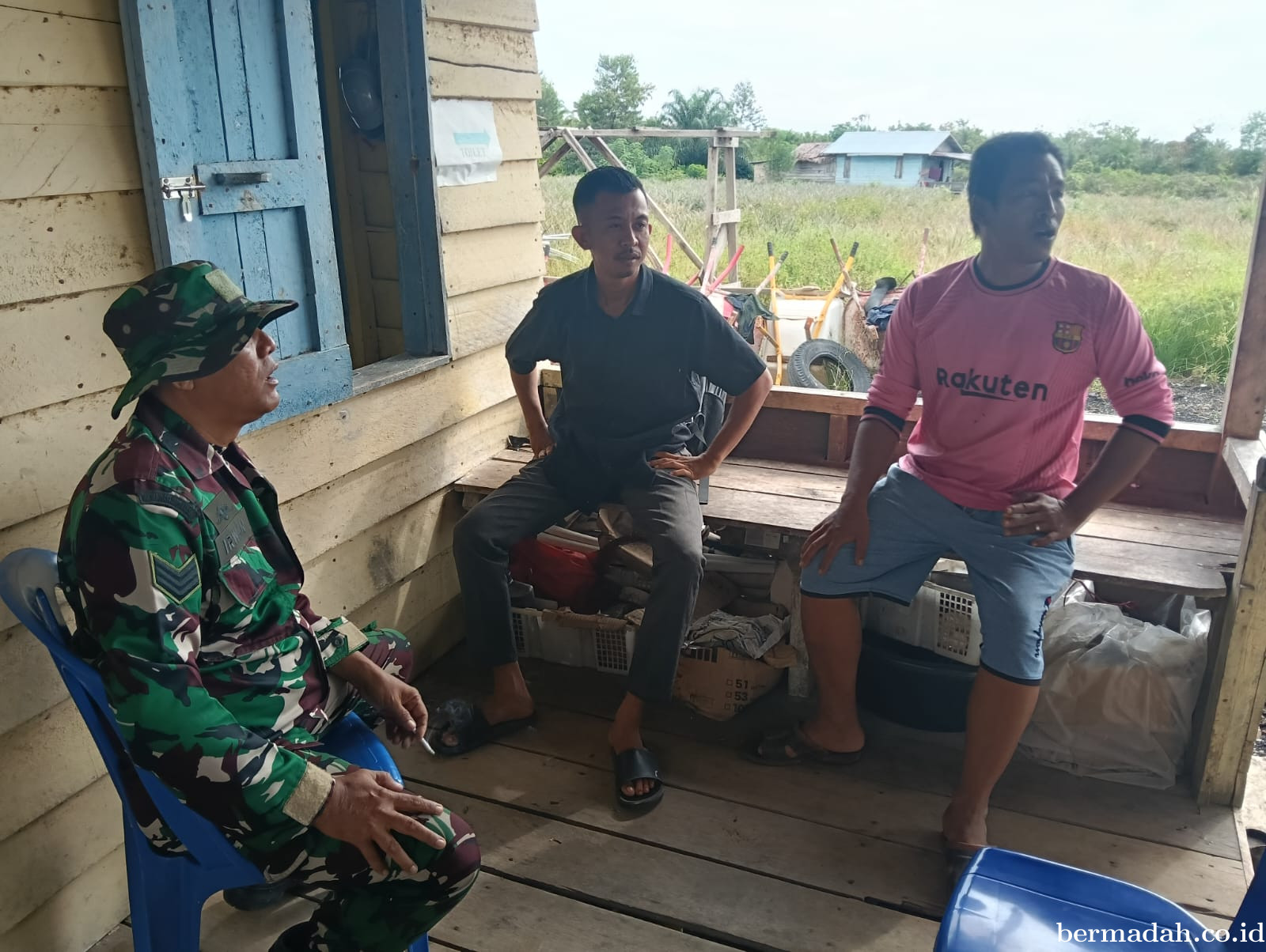Sabtu 4 Juli, Babinsa Koramil 02/Sungai Apit Komsos di Kampung Penyengat