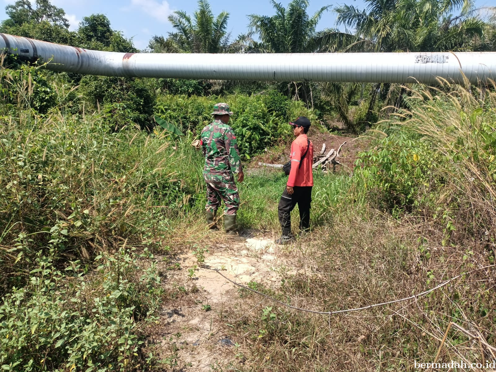 Penanggulangan Karhutla di Wilayah Koramil 02/Sungai Apit, Selasa 21 Juli