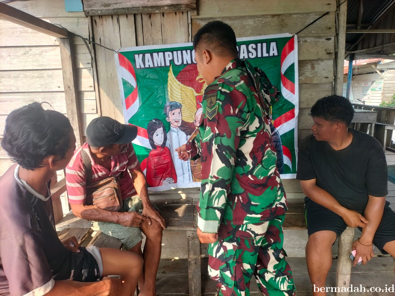 Senin 3 Agustus, Babinsa Koramil 02/SA Komsos dan Mensosialisasikan Nilai-Nilai Pancasila