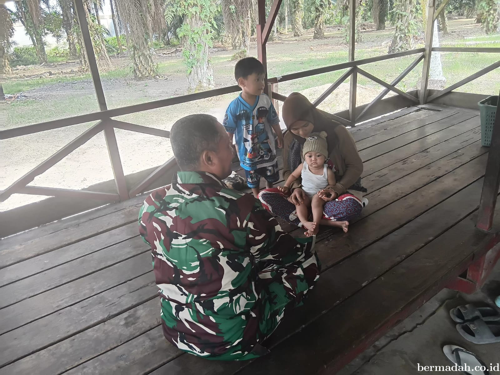 Rabu 12 Agustus, Babinsa Koramil 02/SA Follow Up/Mengunjungi Anak Asuh Stunting