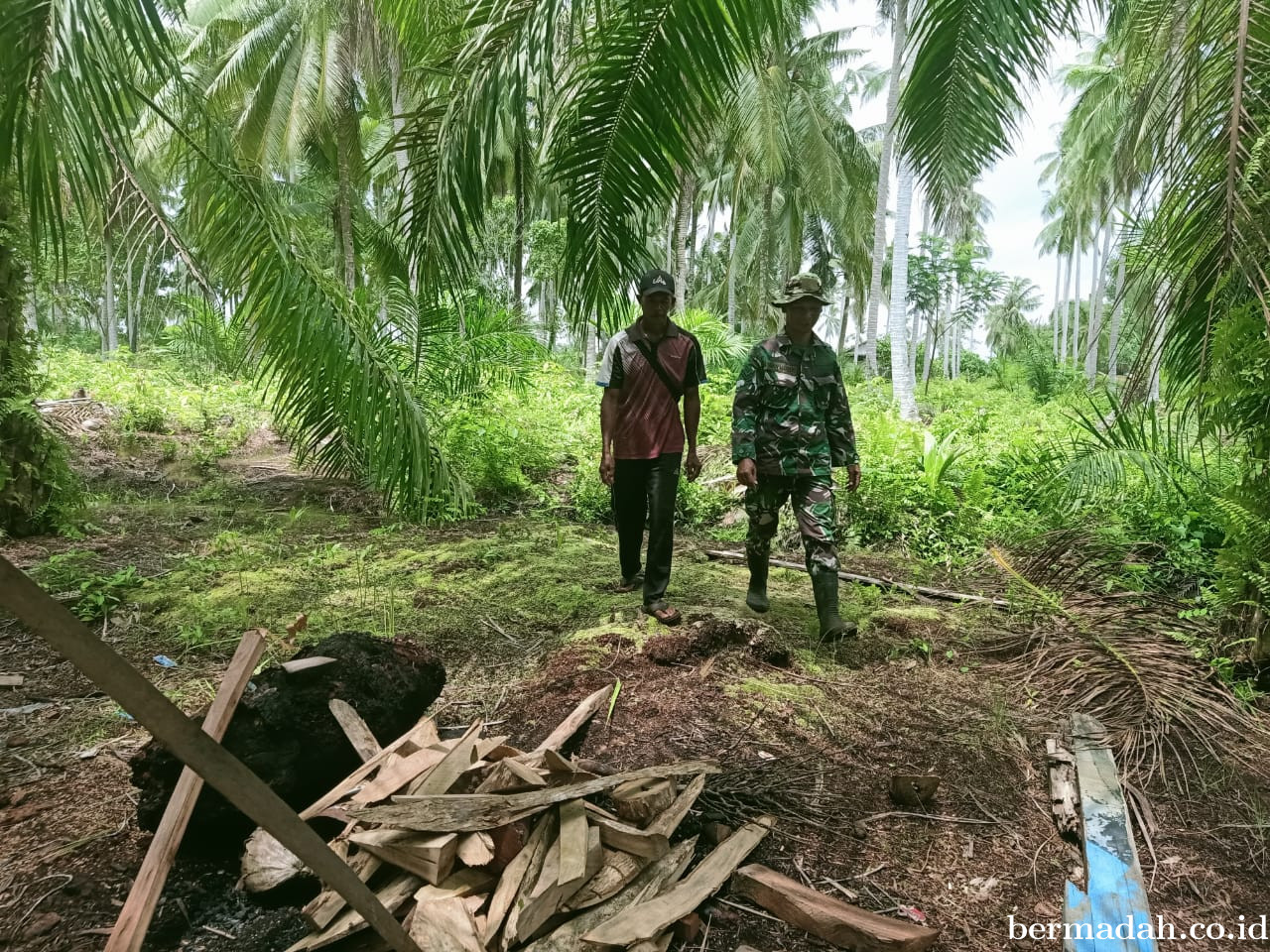 Penanggulangan Karhutla di Wilayah Koramil 02/Sungai Apit, Minggu t16 Agustus