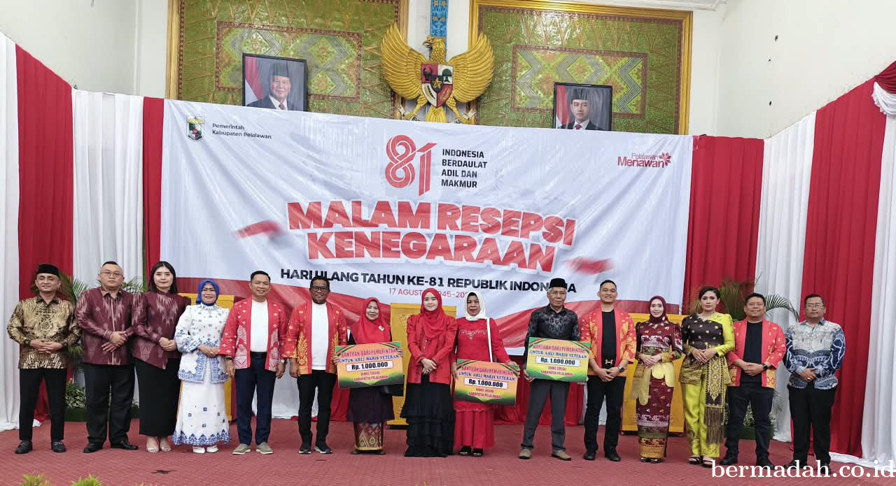 Bupati Zukri Beri Motivasi Paskibraka dan Serahkan Penghargaan kepada Ahli Waris Veteran