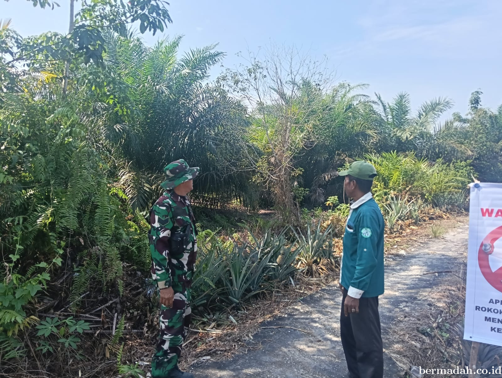 Penanggulangan Karhutla di Wilayah Koramil 02/Sungai Apit, Selasa 25 Agustus