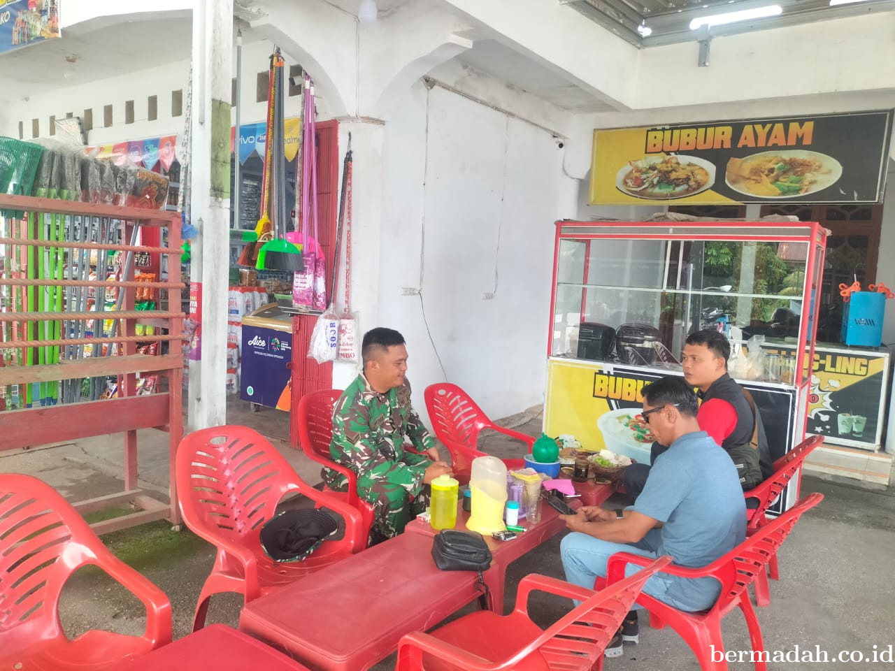Selasa 25 Agustus, Babinsa Koramil 02/Sungai Apit Komsos di Kampung Mengkapan