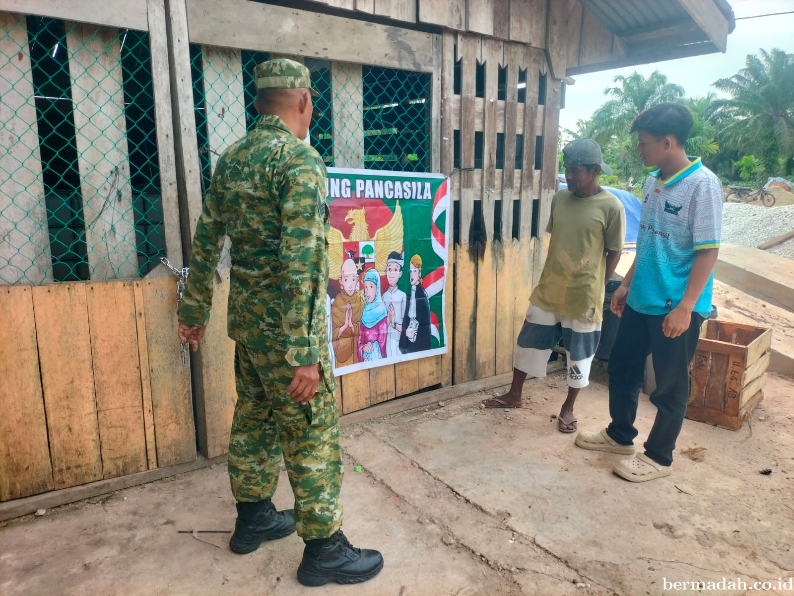 Jumat 28 Agustus, Babinsa Koramil 02/SA Komsos dan Sosialisasi tentang Nilai-Nilai Pancasila