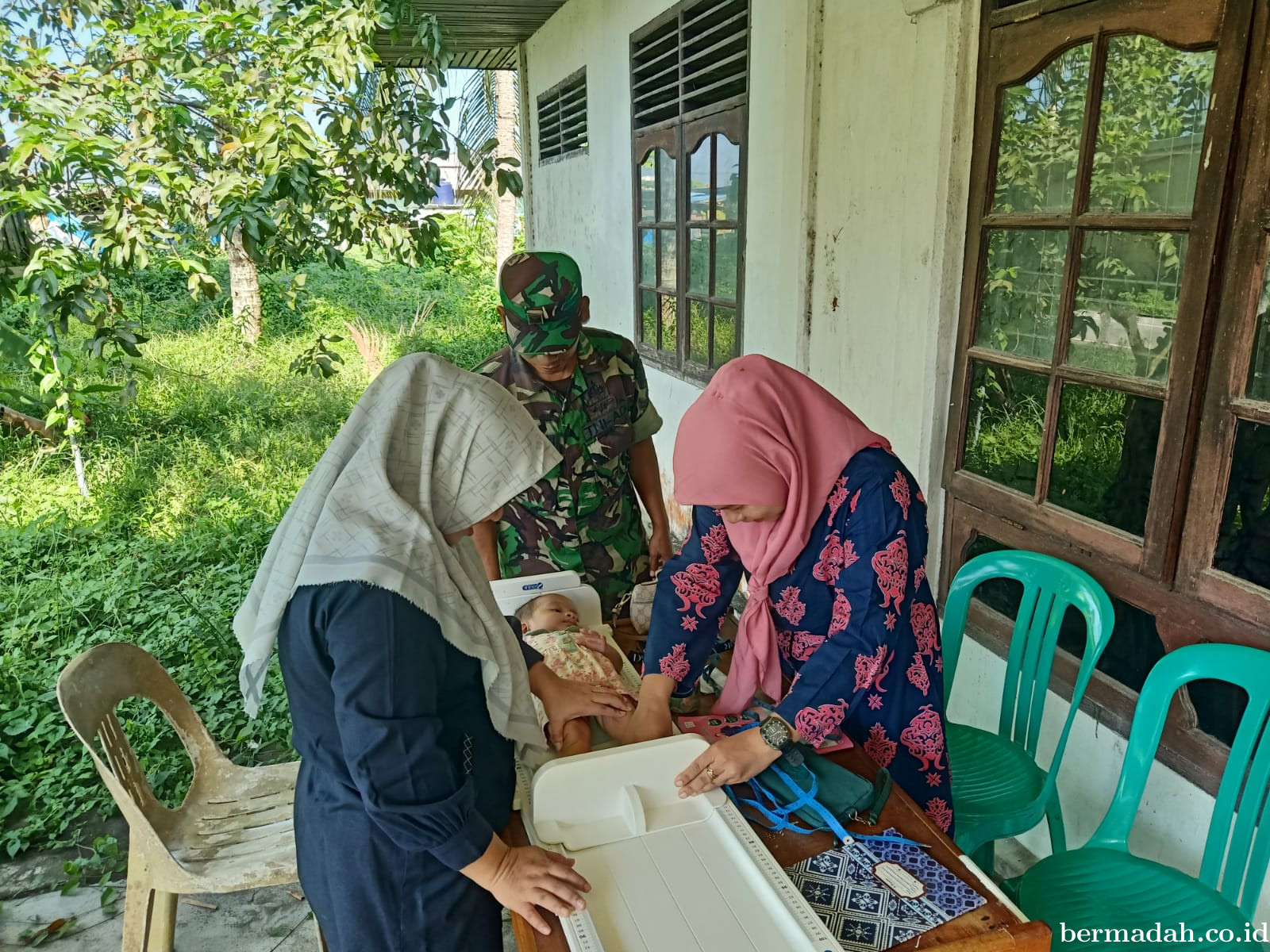 Rabu 9 September, Babinsa Koramil 02/SA Follow Up/Mengunjungi Anak Asuh Stunting