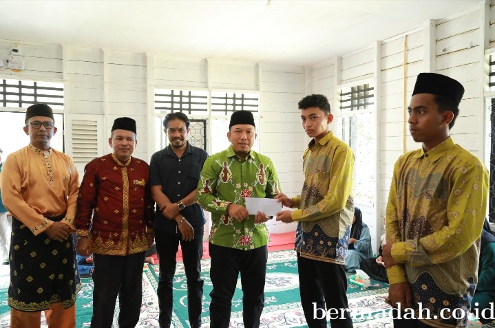 Meriahkan Malam Ramadan, Dewan Kesenian Siak Taja Festival Lampu Colok