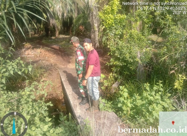 Penanggulangan Karhutla di Wilayah Koramil 02/Sungai Apit, Jumat 8 Maret