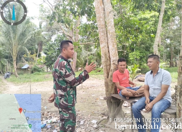 Sabtu 16 Maret, Babinsa Koramil 02/Sungai Apit Komsos bersama masyarakat Kp Bunsur