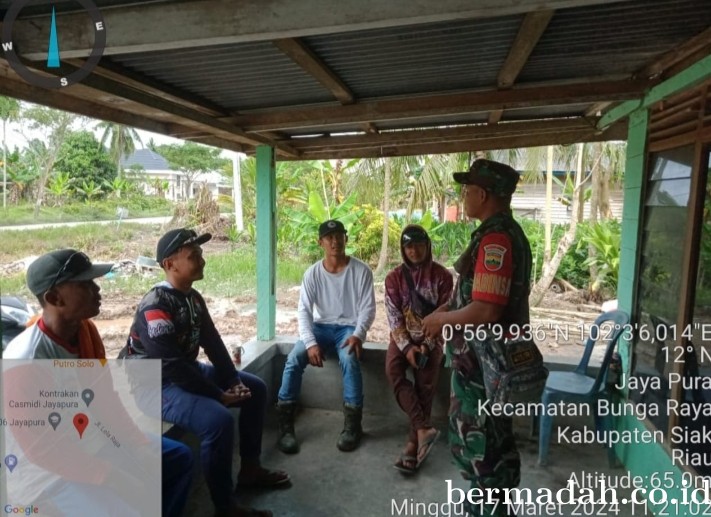 Minggu 17 Maret, Babinsa Koramil 06/ PWK Sabak Auh Komsos di Kampung Jayapura