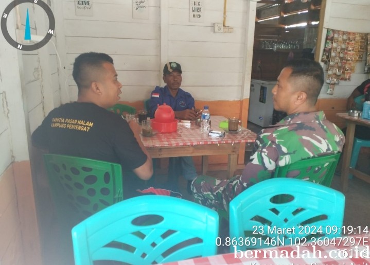 Sabtu 23 Maret, Babinsa Koramil 02/Sungai Apit Komsos bersama Masyrakat Kelurahan Sungai Apit