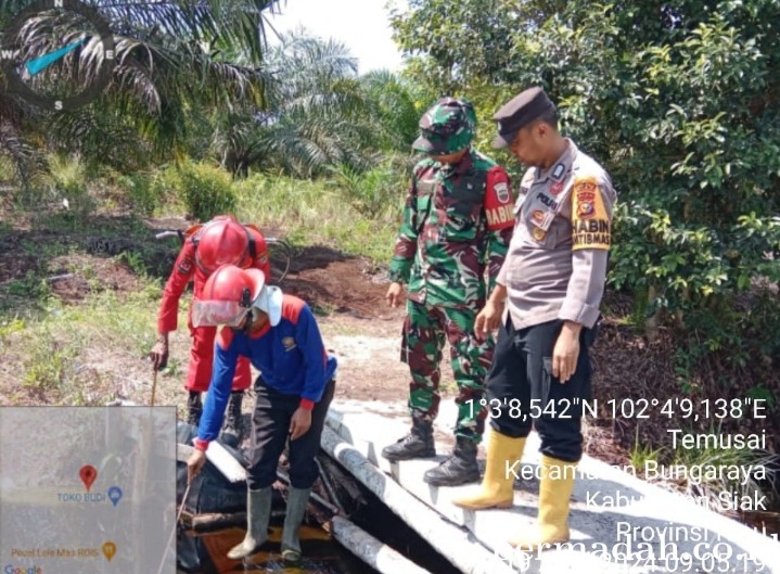 Penanggulangan Karhutla di lintas Wilayah Koramil 06/PWK Sabak Auh, Jumat 19 April