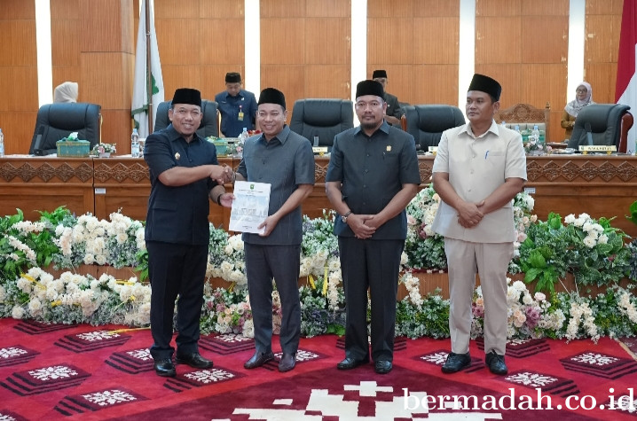 Sampaikan LKPj Bupati Tahun 2025 di Paripurna, Wabup Husni Sebut IPM Siak Tertinggi