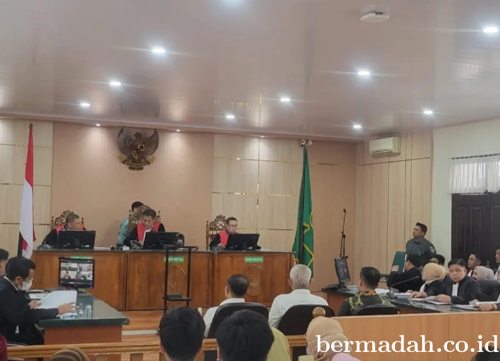 Sidang Perdana Gubri Nonaktif Abdul Wahid di Pengadilan Tipikor Pekanbaru