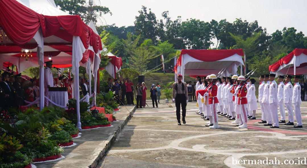 Ribuan Peserta Ikuti Upacara HUT ke-81 Kemerdekaan RI di Pelalawan