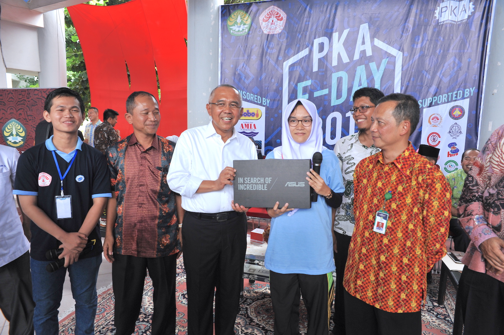 Gubernur Riau H Arsyadjuliandi Rachman Dalam Suatu Kesempatan Acara (Foto : Humas Riau) - (Ada 0 foto)